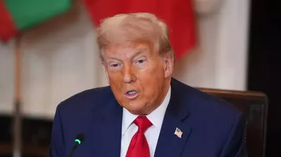 Trump frappe fort : surtaxe de 35 % sur le Canada, l'Europe retient son souffle