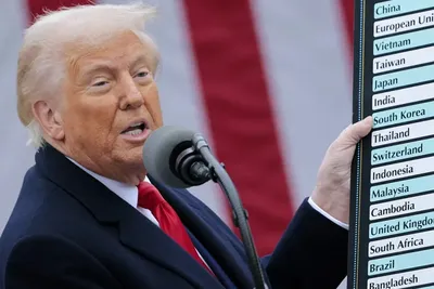 Trump menace d'une taxe de 25 % sur les pays commerçant avec l’Iran