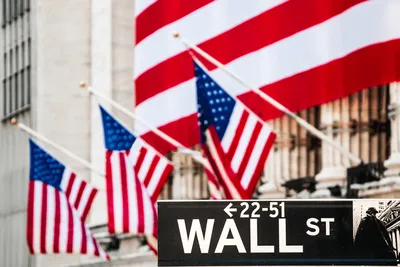 Wall Street : le shutdown américain fait vaciller les contrats à terme du Dow Jones