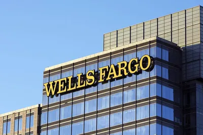 Wells Fargo parie sur cinq baisses de taux de la Fed d’ici mi-2026