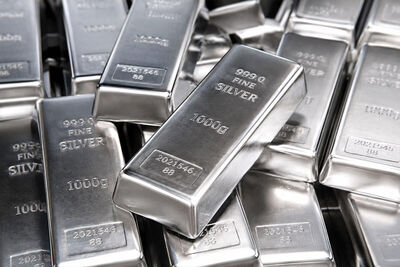 XAG/USD sous pression à 73,70$ : la fermeture du détroit d'Ormuz alimente l'inflation et fragilise l'argent