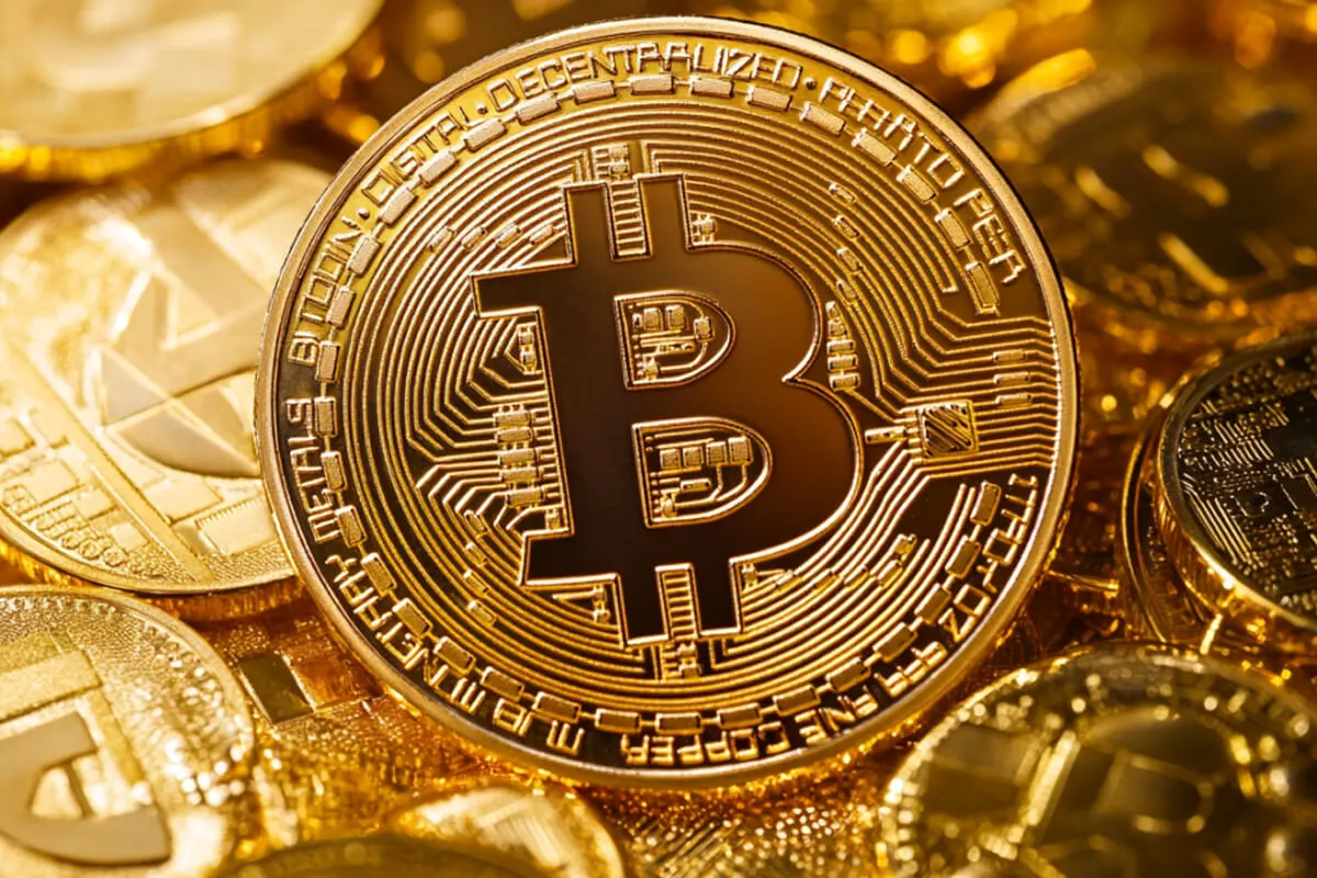 Bitcoin, ETH et XRP chutent, des seuils critiques cèdent sous la pression